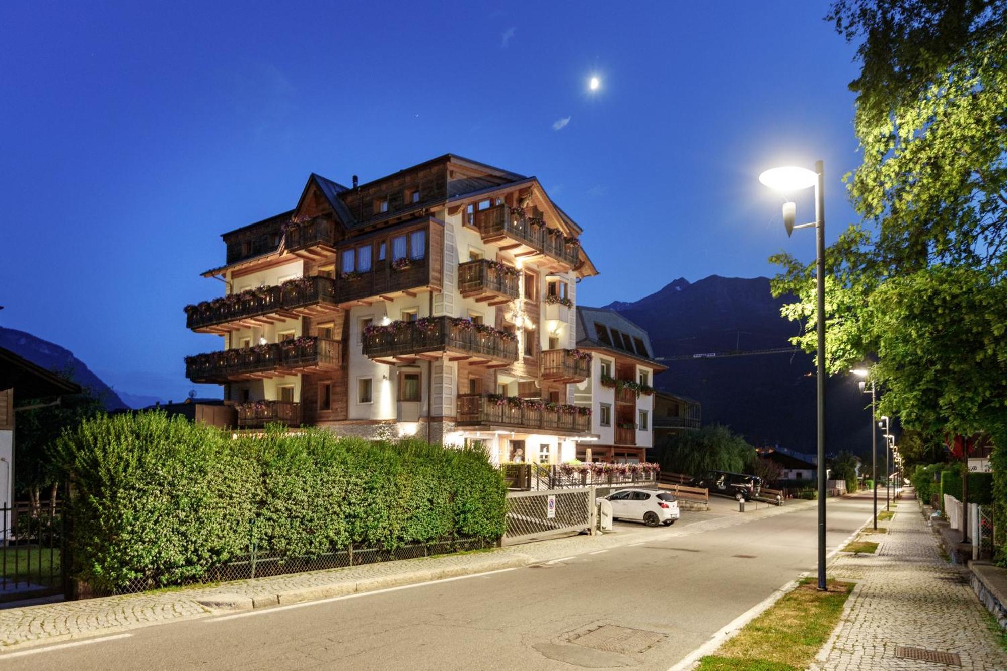 Sottovento Luxury Hospitality Hotel Bormio Bagian luar foto
